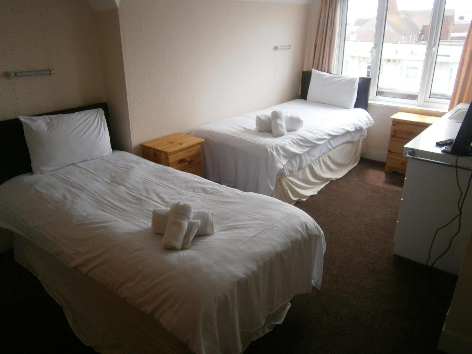Oyo Grosvenor House Hotel Skegness Kültér fotó