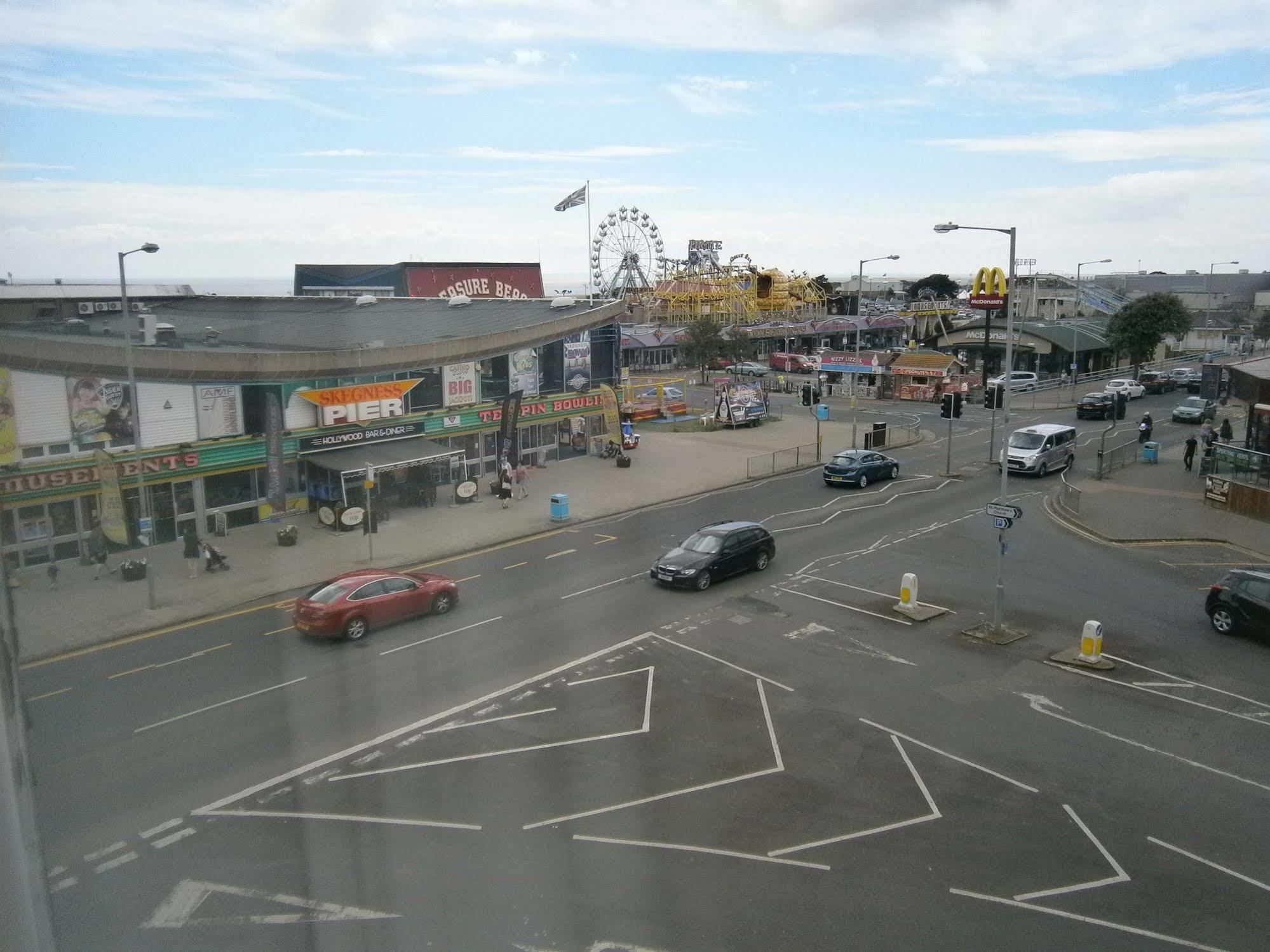 Oyo Grosvenor House Hotel Skegness Kültér fotó